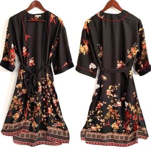 •Bleuh Ciel• Black Floral Robe Size Small